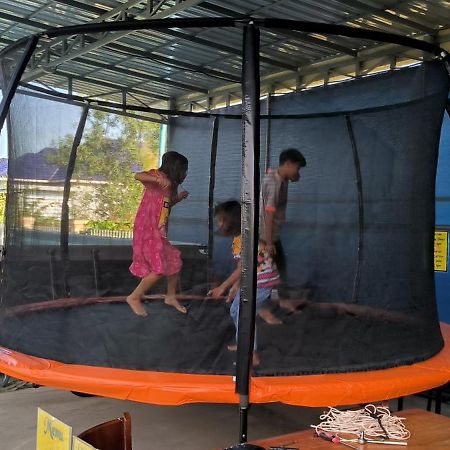 Monica Guesthouse Kampot Bagian luar foto